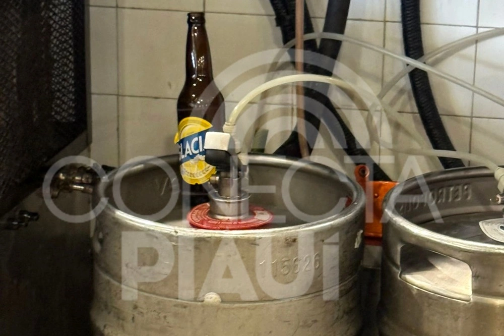 Bar em shopping é interditado por adulteração em chopp: cerveja Glacial e Lokal.