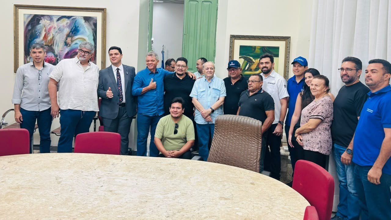 Prefeito Sílvio Mendes sanciona lei que regulamenta uso de vidros na construção civil em Teresina